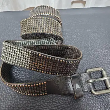 HTC 스터드 벨트