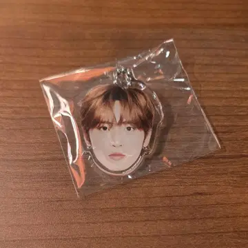 INI XQUARE 얼굴 아크릴 키링 허풍범