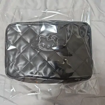 [ 새상품 ] 헬로키티 블랙 엔젤 컬렉션 퀼팅 스퀘어 파우치