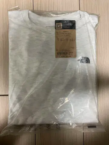 더 노스 페이스 롱 슬리브 백 스퀘어 로고 티 여성용 (WX)