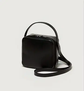 25AW LEATHER SHOULDER BAG MADE BY AETA
