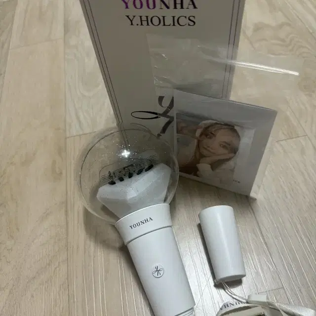 윤하 응원봉 1 팔아요.(사용감있음)