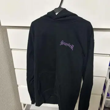 Supplier 후드 부착 후드티 블랙
