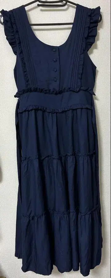 axes femme 네이비 슬리브리스 원피스
