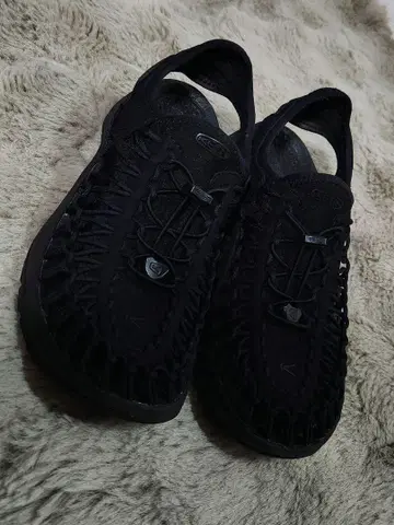 KEEN 우먼 유니크 아스토리아 블랙 23.5cm