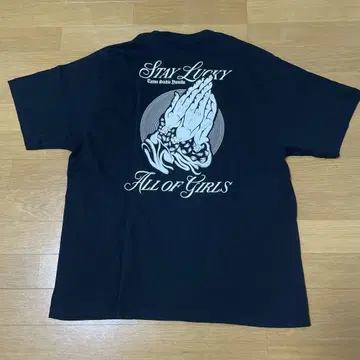 PRAYING HANDS TEE // BLACK