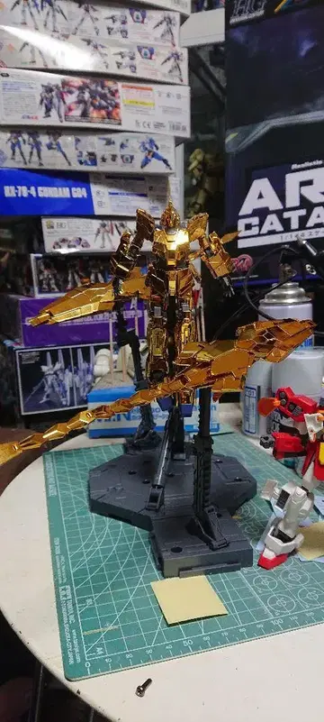 HGUC 페넥스 골드 도금 사양