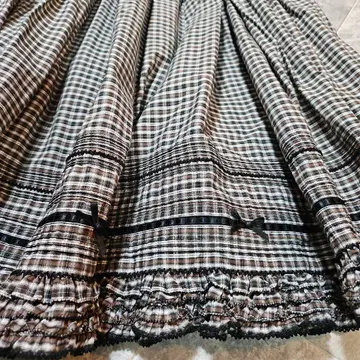 Pink house 체크 무늬 서큘러 롱 스커트