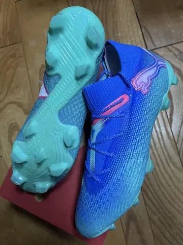 새상품 대특가 푸마 퓨처 7 얼티밋 FG AG 25cm B