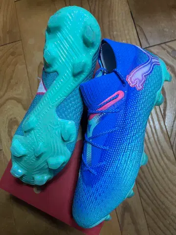 새상품 대특가 푸마 퓨처 7 얼티밋 FG AG 25cm B