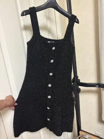 ZARA 블랙 슬리브리스 미니 원피스