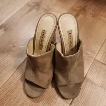 ZARA BASIC 브라운 스웨이드 뮬