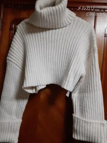 ZARA 크롭 롱 슬리브 스웨터