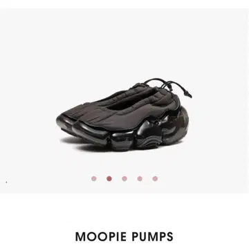 grounds moopie pumps