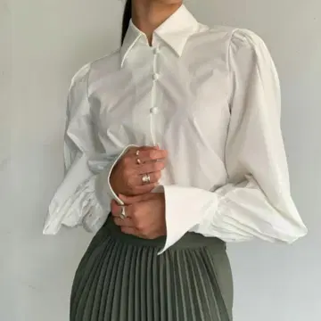 Mame Kurogouchi Curved Pleated Shirt
