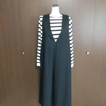 미사용 새상품 JOURNAL STANDARDV 넥 플레어 롱 원피스 블랙