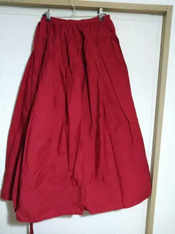 NATURE TRAIL 플레어 롱 스커트 레드