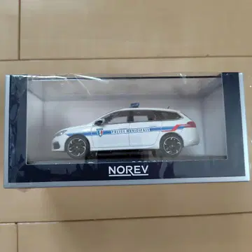 NOREV 경찰 차량 1/43 스케일