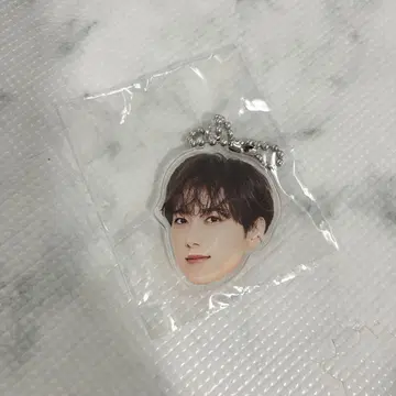 INI 오자키 타쿠미 캡슐 토이 아크릴 키링 얼굴 아크릴 키링