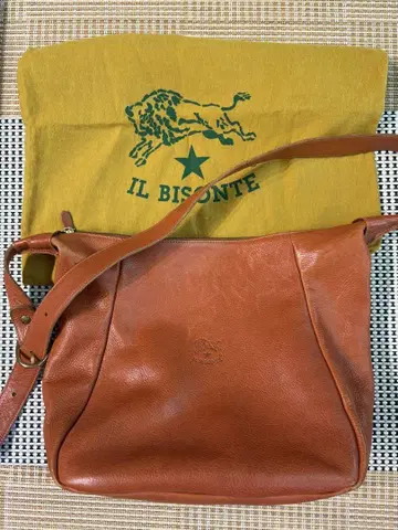 IL BISONTE 오렌지 가죽 숄더백