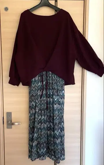 티티카카 자카드 레이스 프린트 스커트 도킹 원피스 보르도