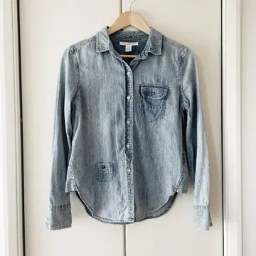 [ Levi's ] [ 새상품급 ] 라이트 블루 데님 셔츠 화이트 버튼