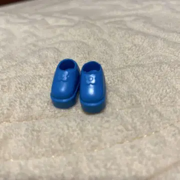 치비코메이트의 파란 마그넷 신발