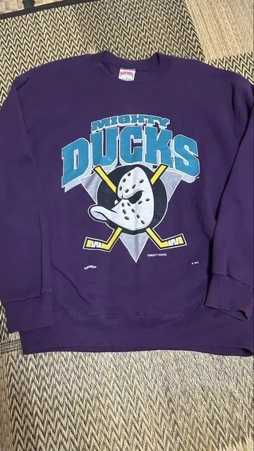 90s NHL [ 날지 못하는 오리 ] 마이티 닥스 빈티지 트레이닝복