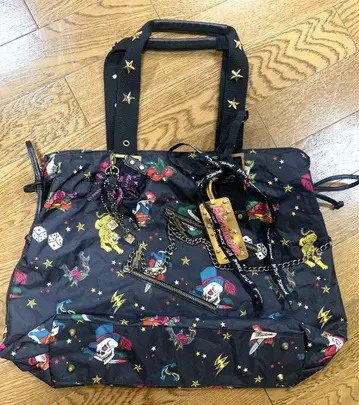 BETSEY JOHNSON 타투 패턴 토트백