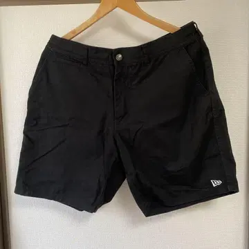 NEW ERA 블랙 숏팬츠 L 사이즈