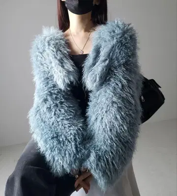 me+em select 샤기 퍼 노카라 볼륨 숏코트