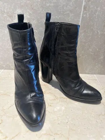 ZARA 가죽 힐 부츠 미들 숏 기장 블랙 청키