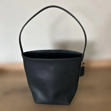 블랙 가죽 숄더백