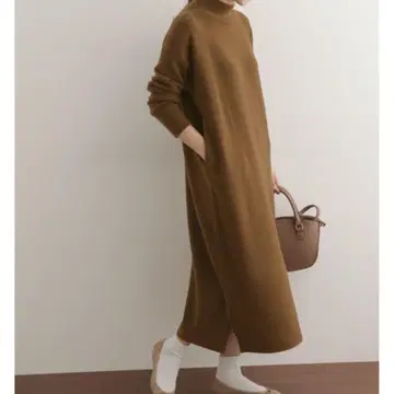 [ 새상품급 ] 어반 리서치 도어스 카멜 혼방 롱 니트 원피스