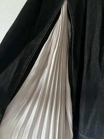 롱 플리츠 스커트 블랙 네이비 데님 벨트 포함