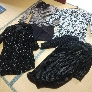 여성용 가을/겨울 레트로 원피스 2벌과 코트 2벌