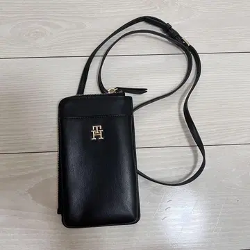 타미힐피거 블랙 가죽 숄더백 (새상품급)