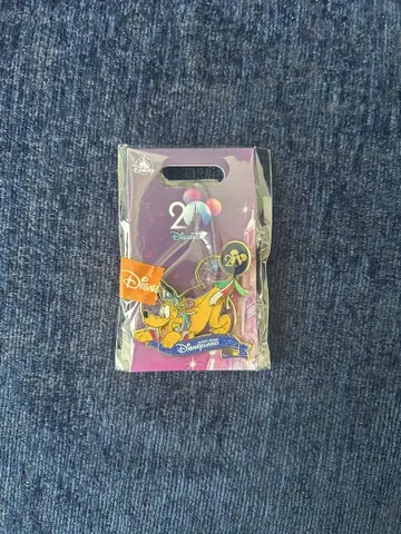 HONG KONG Disney 플루토 핀 배지 20주년
