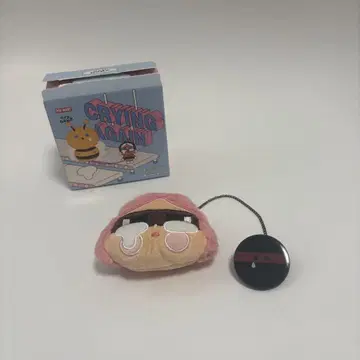 POPMART CRYING AGAIN crybaby 인형 배지