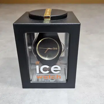ice watch 블랙 실리콘 밴드 손목시계