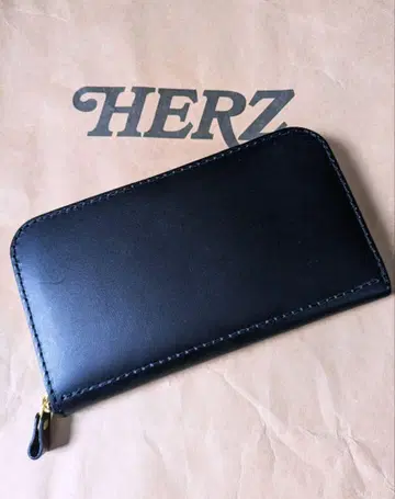 HERZ 빅 지퍼 장지갑