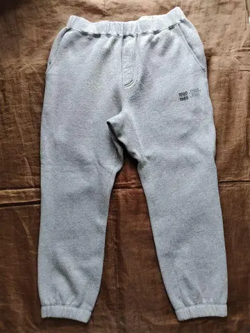 size L new balance 1000 sweat pants grey