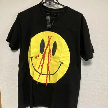 VLONE 스마일리 페이스 혈흔 T셔츠