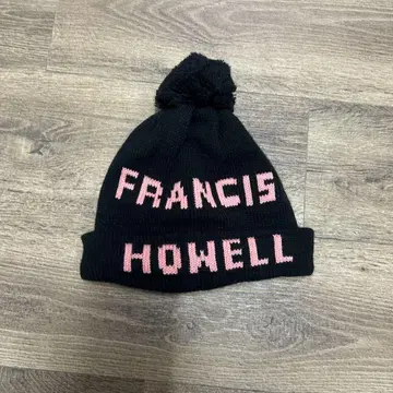 FRANCIS HOWELL 폼폼 포함 니트 모자