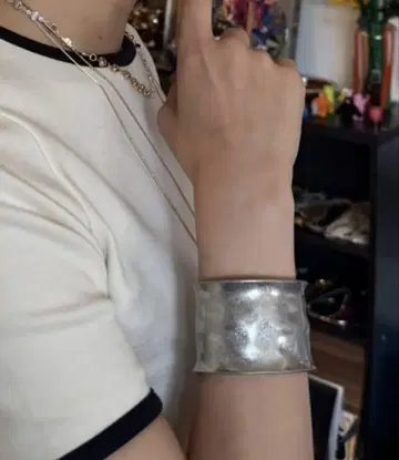 새상품 [ eL+1 ] Wide Bangle 실버 오네 콜라보 지나시스