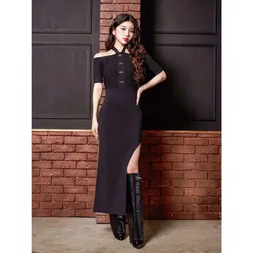 Darich 오프숄더 홀터 니트 롱 원피스 블랙