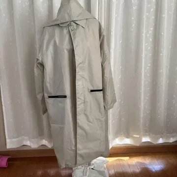 베이지 방수 레인코트 후드 부착