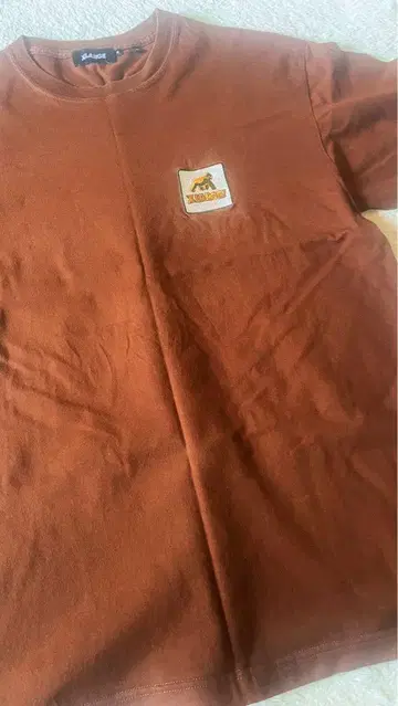 브라운 로고 T셔츠