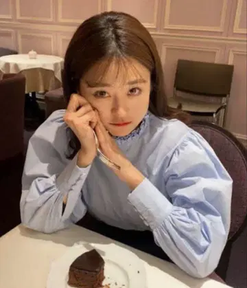 Bibiy. spring puff blouse 블라우스