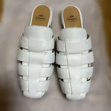 처치 구르카 샌들